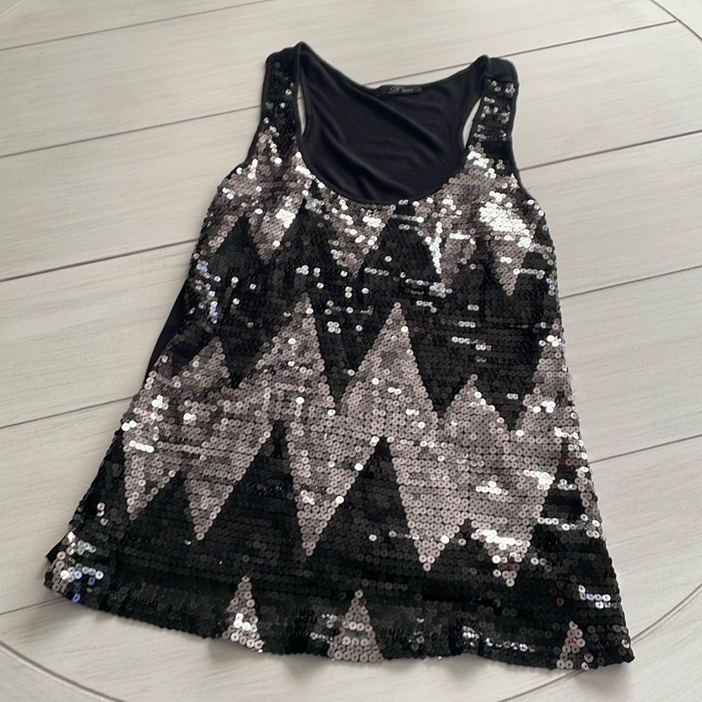 B’leev black and silver sequin tank top size L. Fully lined